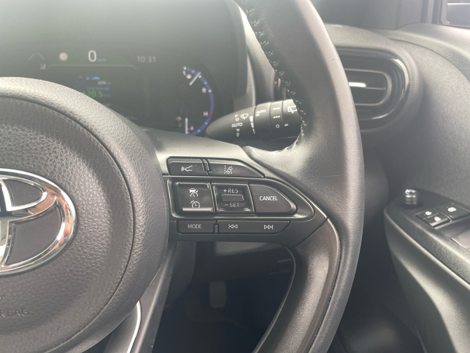 2024 Toyota Yaris - image 12