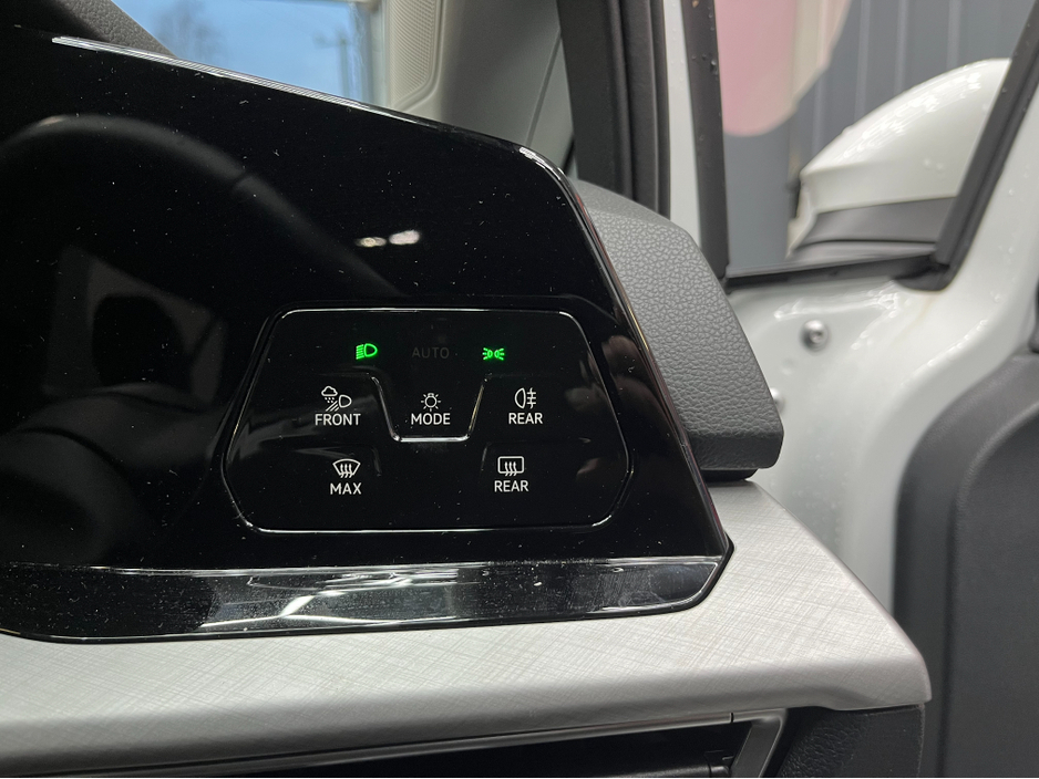 2023 Volkswagen Golf €29950! 2023 VOLKSWAGEN GOLF TDI ACTIVE ADVANCED 2.0 AUTOMATIC / CRUISE CONTROL / REVERSE CAMERA / HEATED SEATS / AMBIENT LIGHTS / PADDLE SHIFTERS €29,950