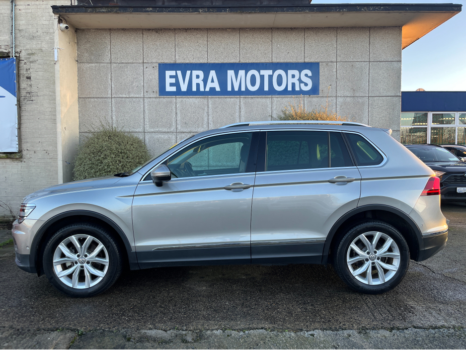 2019 Volkswagen Tiguan HIGHLINE 4MOTION AUTOMATIC 2.0 DIESEL //HIGH SPEC//360 PARKING CAMERAS//FRONT AND REAR HEATED SEATS//POWER TAILGATE//HEAD UP DISPLAY//