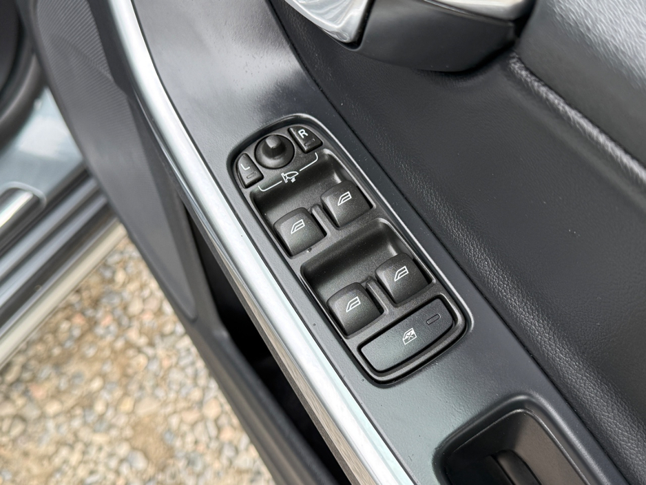 2015 Volvo S60 - image 17