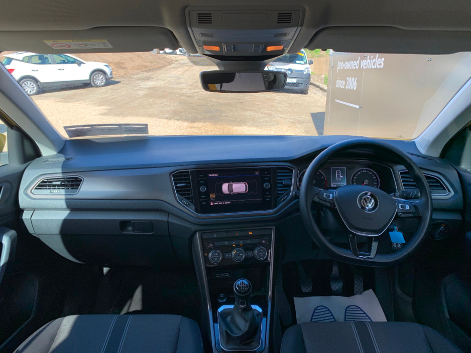 2018 Volkswagen T-Roc - image 14