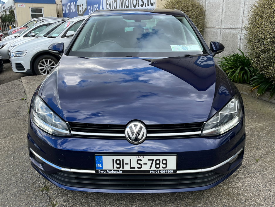 2019 Volkswagen Golf - image 2