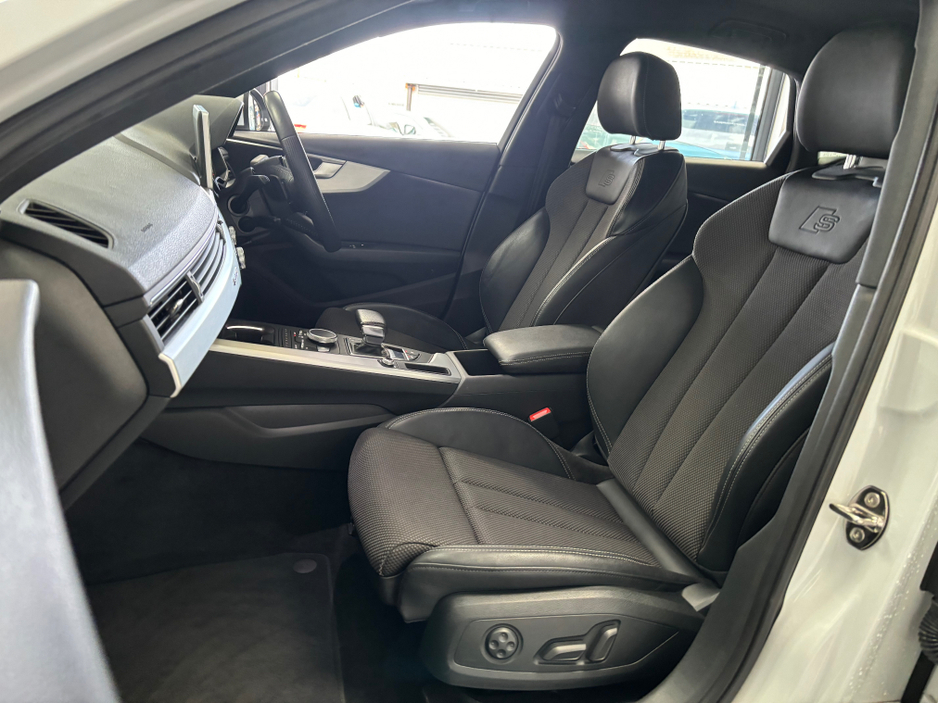 2017 Audi A4 - image 16