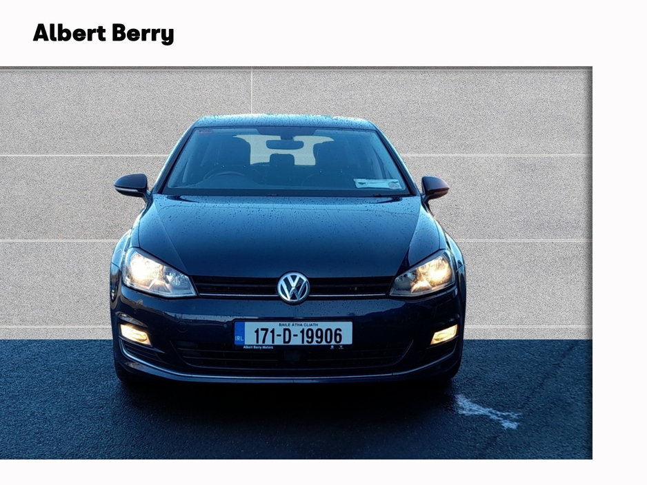 2017 Volkswagen Golf - image 2