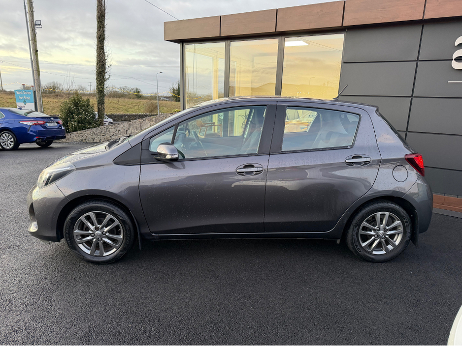 2015 Toyota Yaris Mint Yaris - 1.0 petrol - fantastic spec €11,750