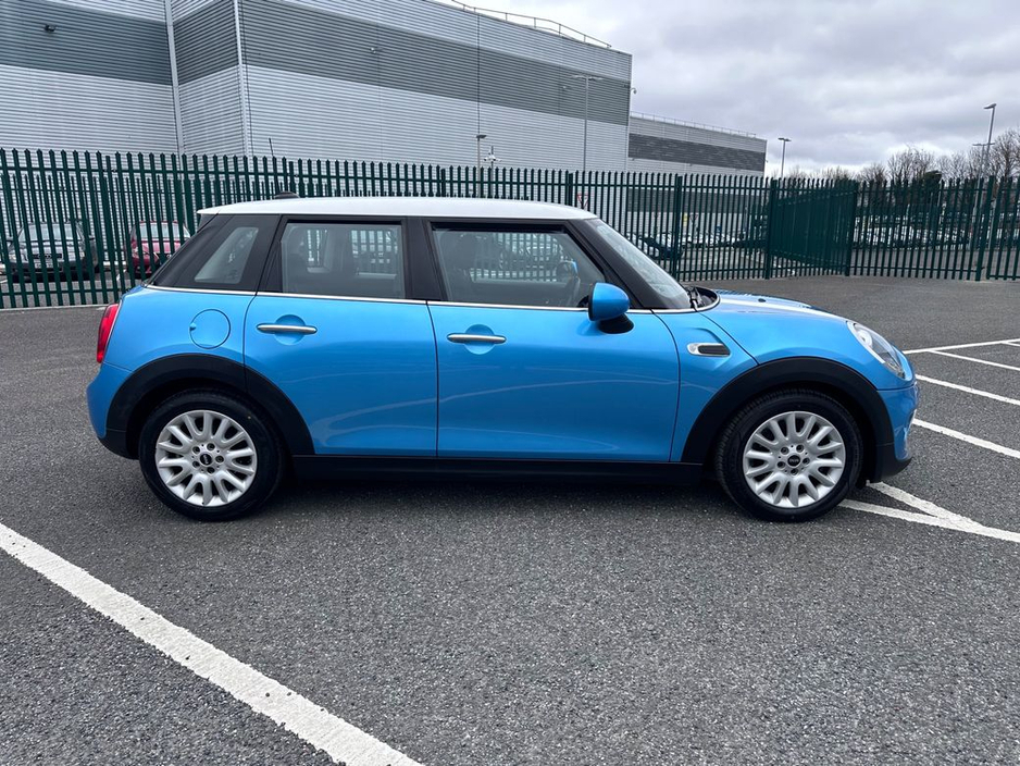 2015 MINI One - image 14