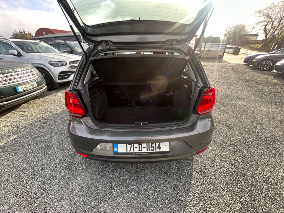2017 Volkswagen Polo - image 8