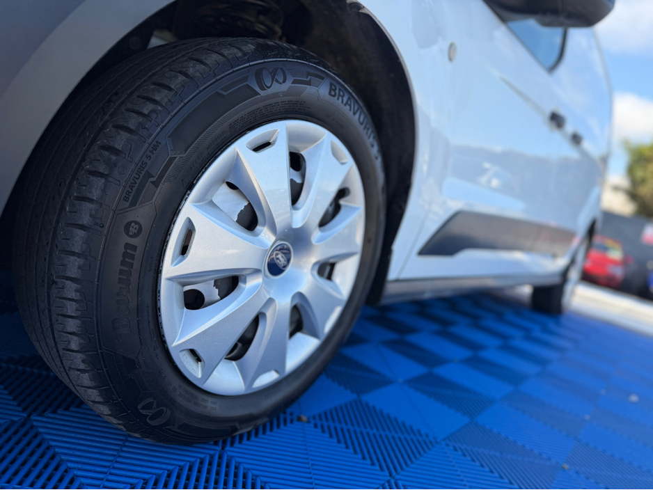 2018 Ford Transit Connect - image 10