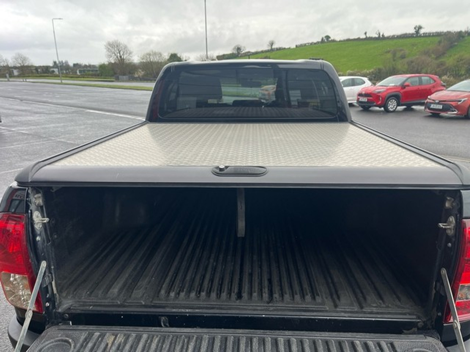 2021 Toyota Hilux - image 13