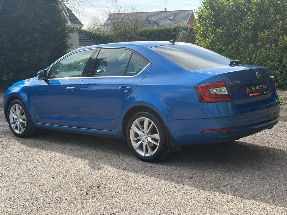 2019 Skoda Octavia - image 4