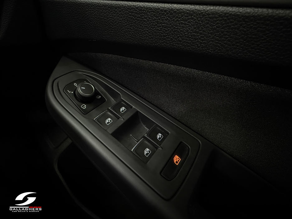 2025 Volkswagen Golf - image 22