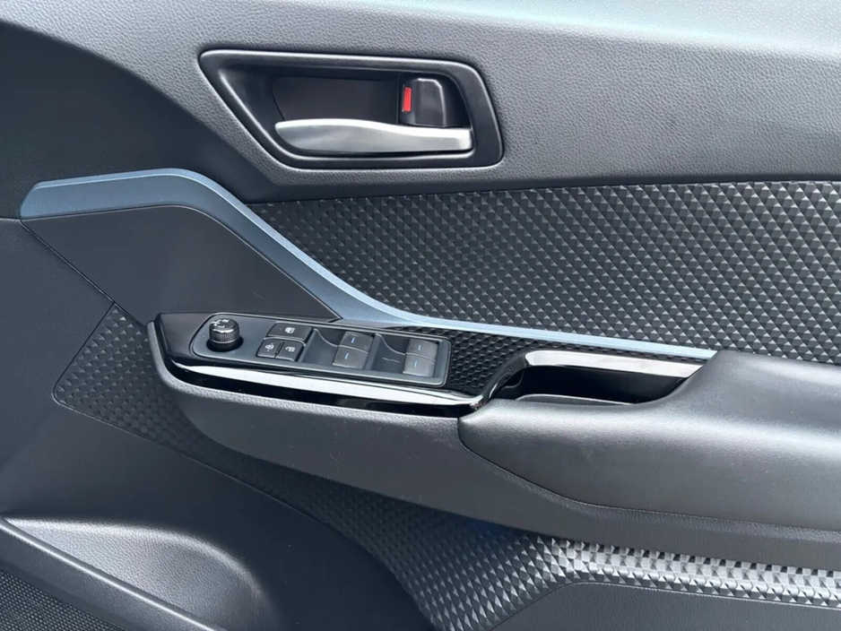 2022 Toyota C-HR 1.8 HYBRID SPORT BITONE €22,950