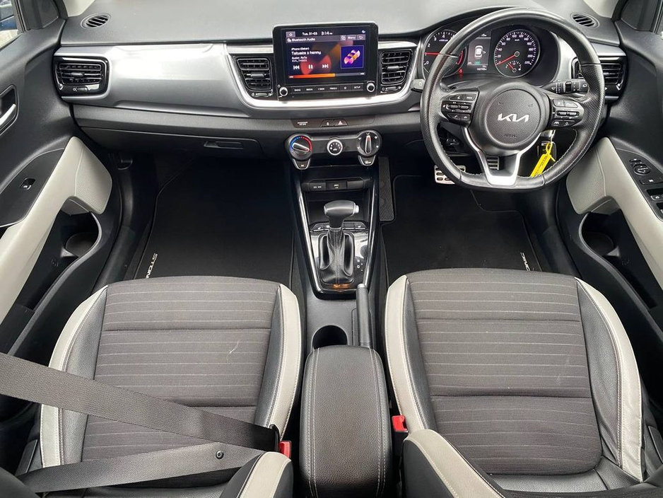 2023 Kia Stonic - image 10