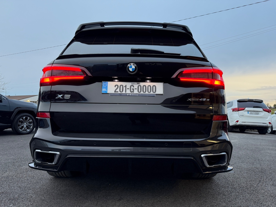 2020 BMW X5 - image 12