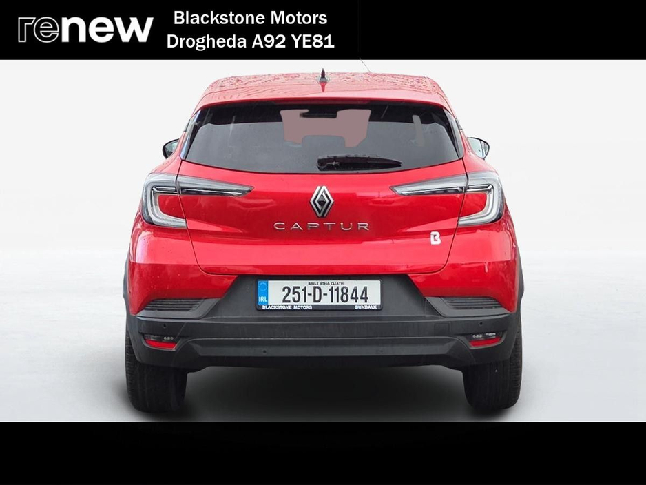 2025 Renault Captur - image 10