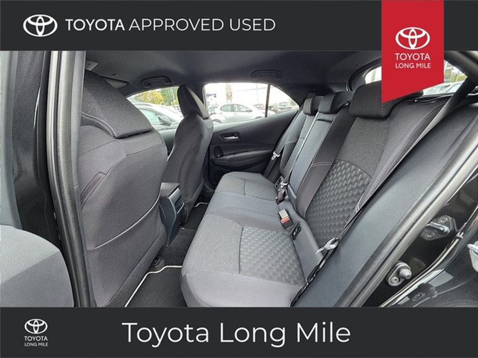 2025 Toyota Corolla - image 9