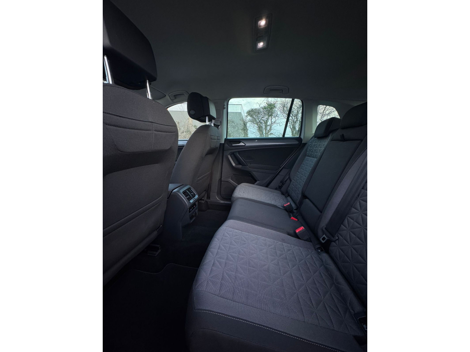 2021 Volkswagen Tiguan LIFE 2.0 TDI MANUAL 6SPEED FWD 122BHP 5 5DR €26,800