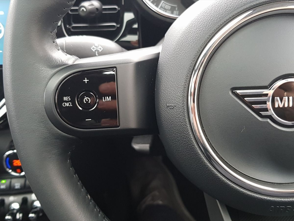 2023 MINI Hatch - image 15