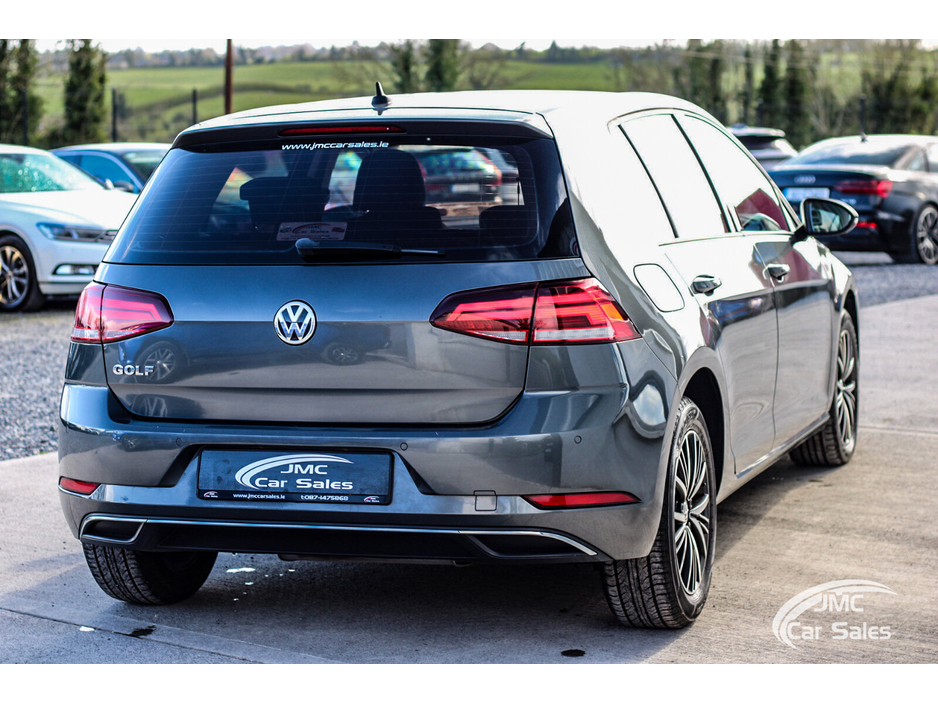2018 Volkswagen Golf - image 8