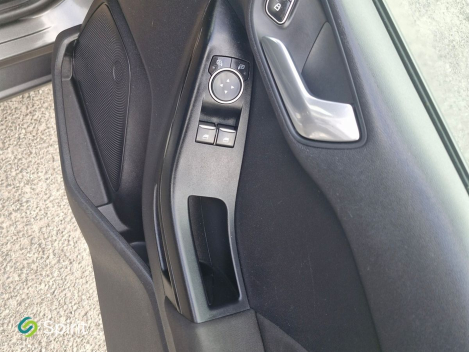 2020 Ford Fiesta - image 18