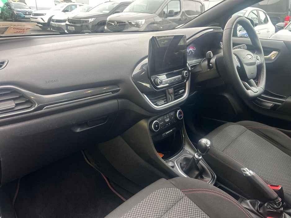 2023 Ford Puma - image 4