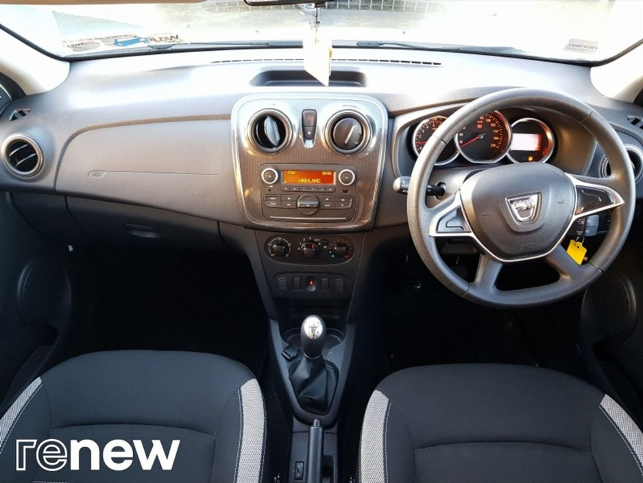 2021 Dacia Sandero Stepway - image 2