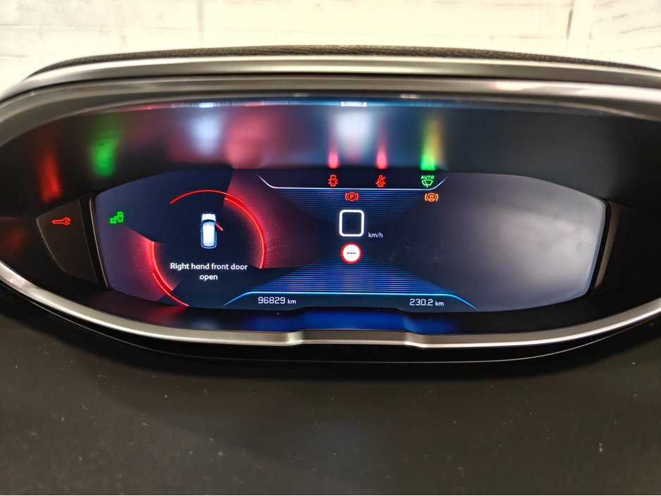 2018 Peugeot 3008 ALLURE 1.2 130 4DR €13,450