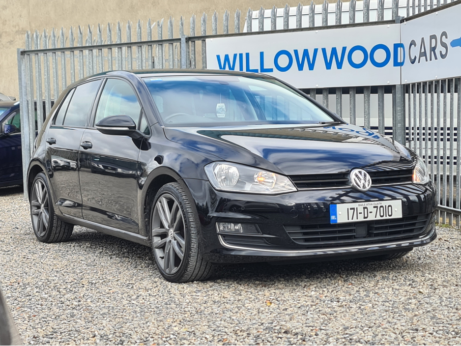 2017 Volkswagen Golf - image 3