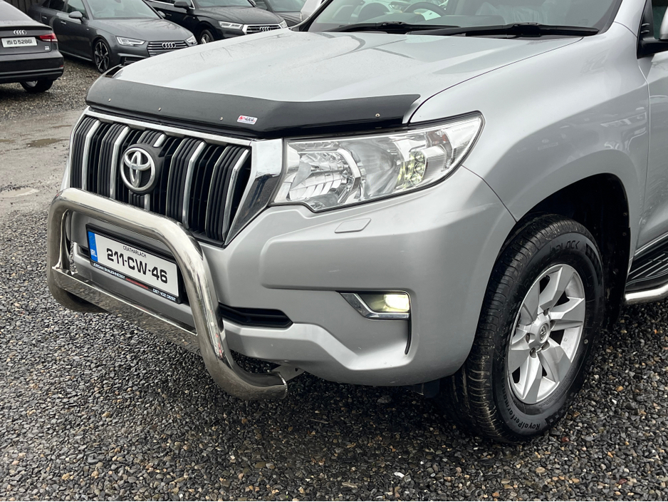 2021 Toyota Landcruiser - image 9