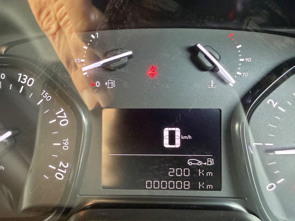 2024 Peugeot Expert - image 5