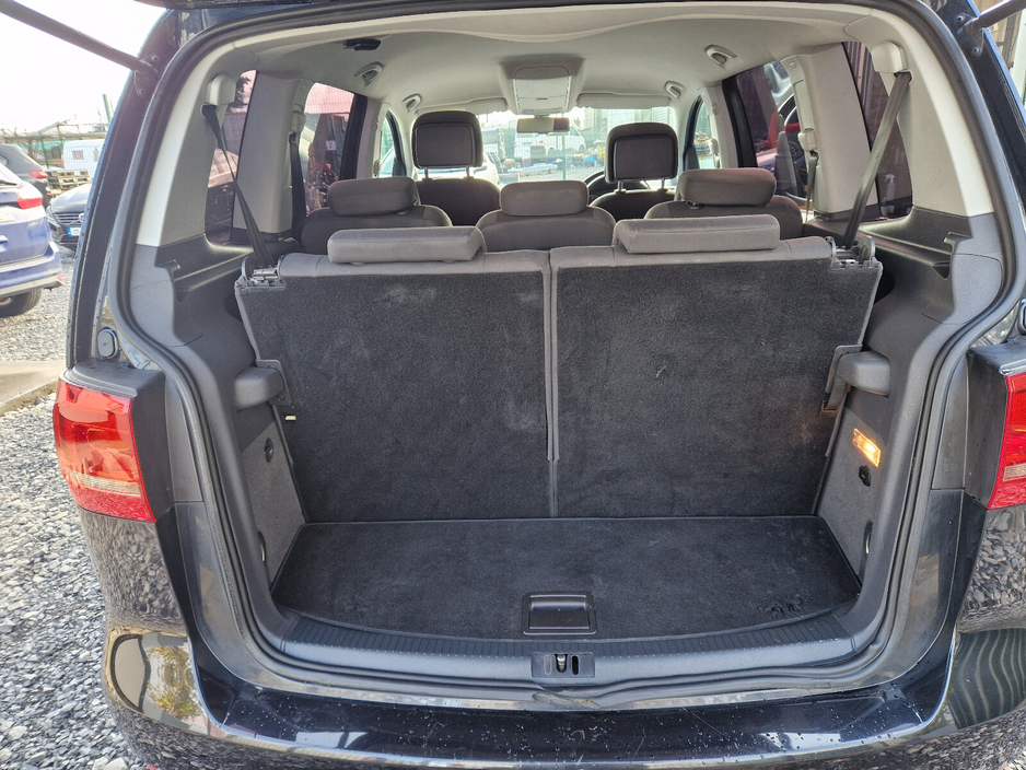 2013 Volkswagen Touran - image 18