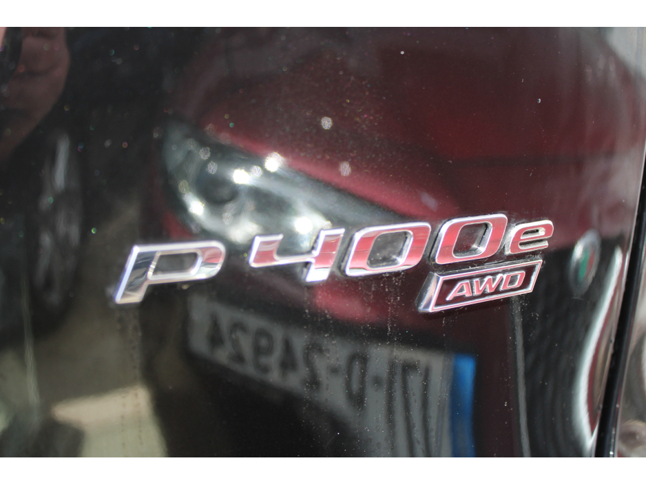 2022 Jaguar F-Pace - image 7