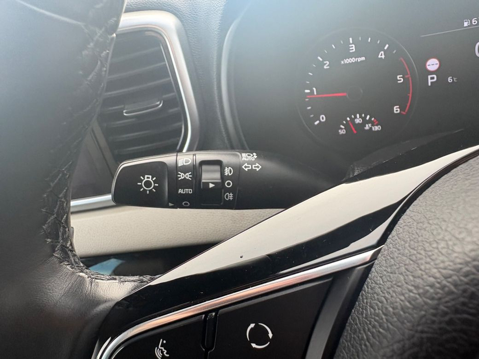 2021 Kia Sportage - image 10