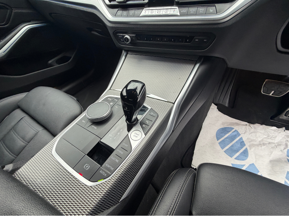 2020 BMW 3 Series - image 22