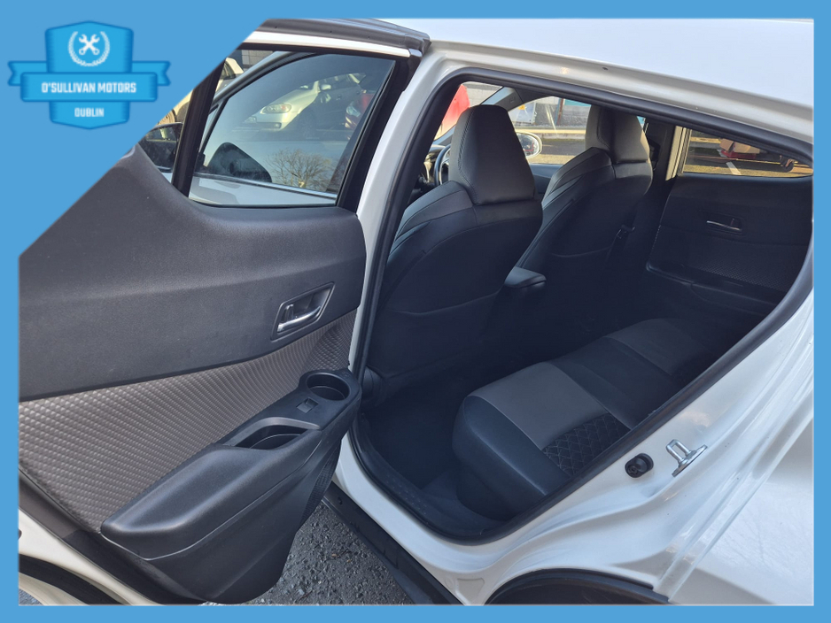 2022 Toyota C-HR / 2022 / 1.8 HYBRID / AUTOMATIC €19,999