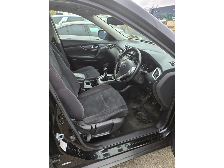 2015 Nissan X-Trail - image 10