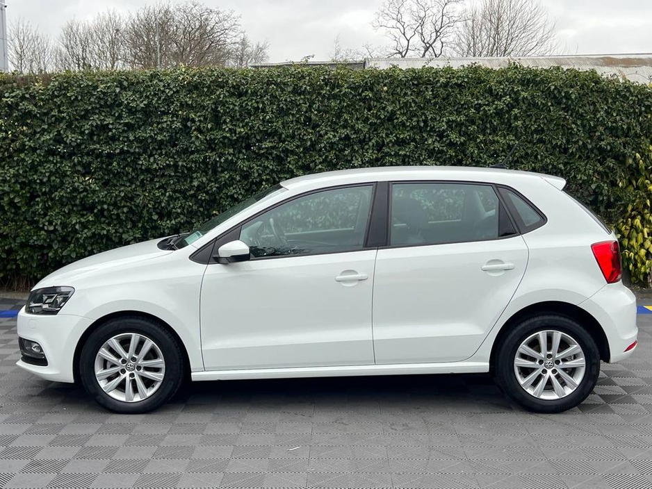 2017 Volkswagen Polo - image 3