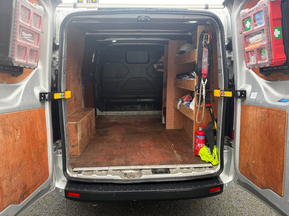 2019 Ford Transit - image 18