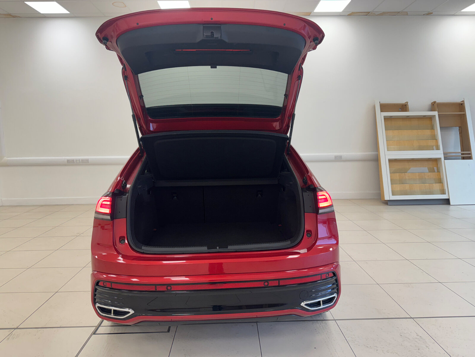 2022 Volkswagen Taigo 1.0 TSI 110HP R-Line €21,950