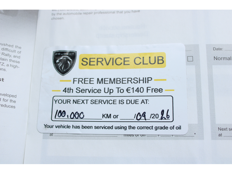 2022 Peugeot 2008 - image 11