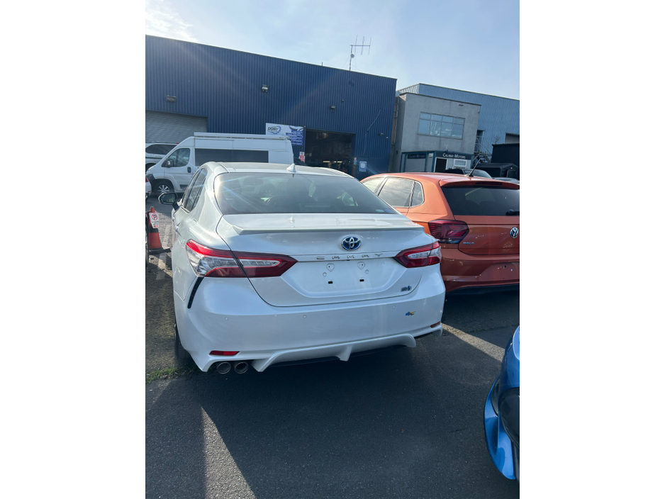 2020 Toyota Camry - image 5