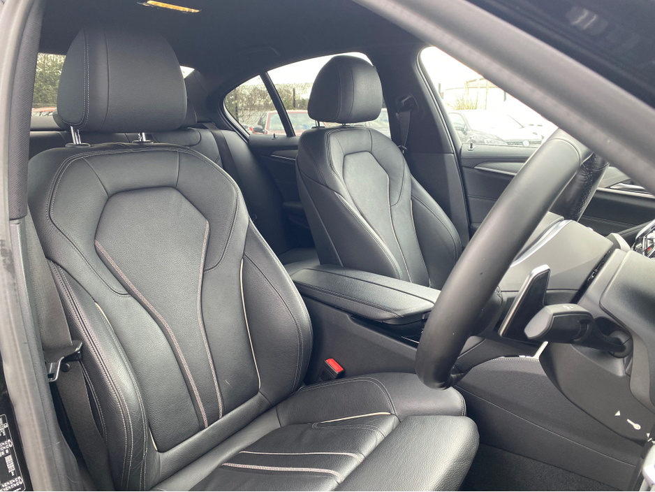 2020 BMW 5 Series - image 5