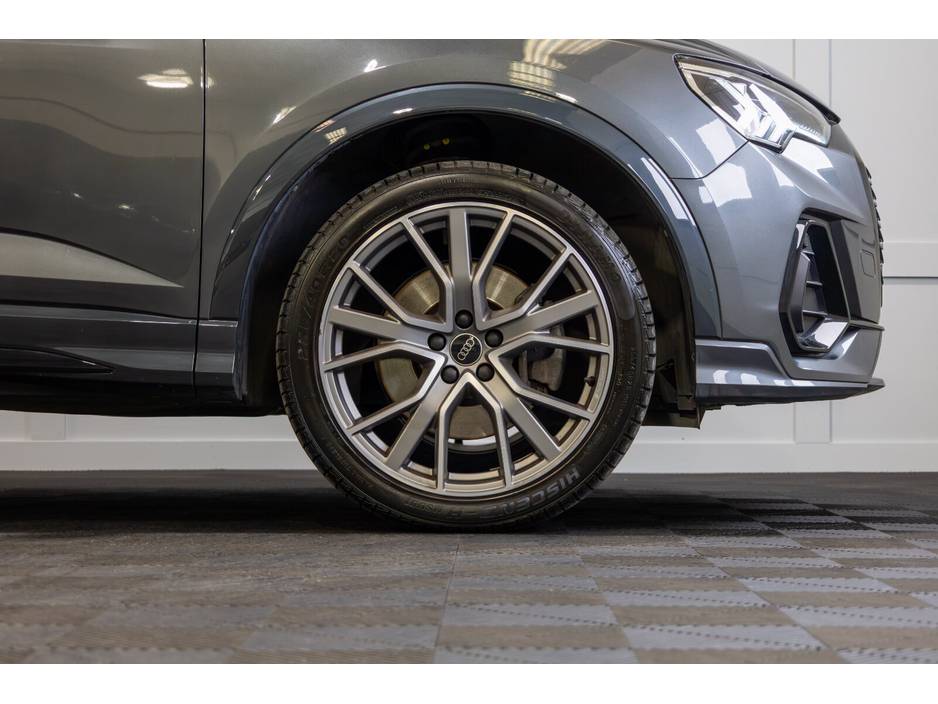 2023 Audi Q3 - image 7