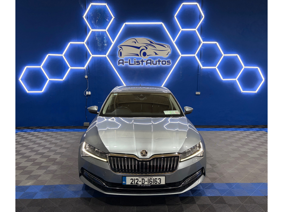2021 Skoda Superb - image 5