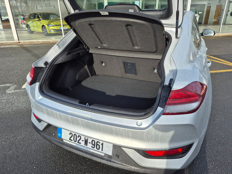 2020 Hyundai i30 - image 8