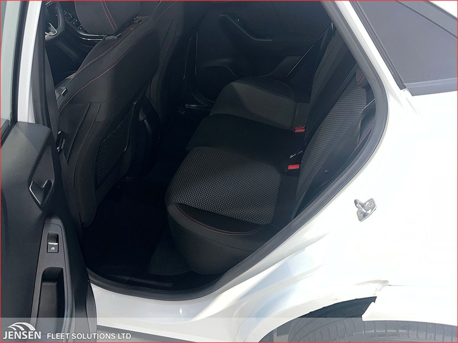 2022 Ford Puma - image 5