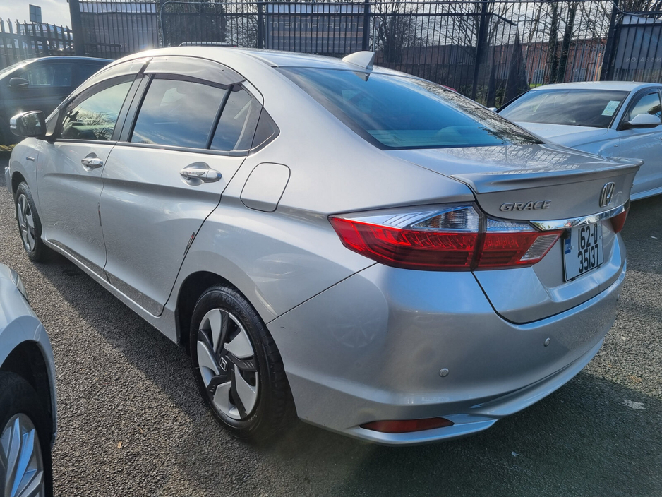 2016 Honda Grace - image 26