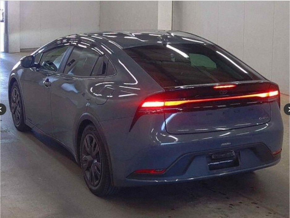 2023 Toyota Prius - image 6