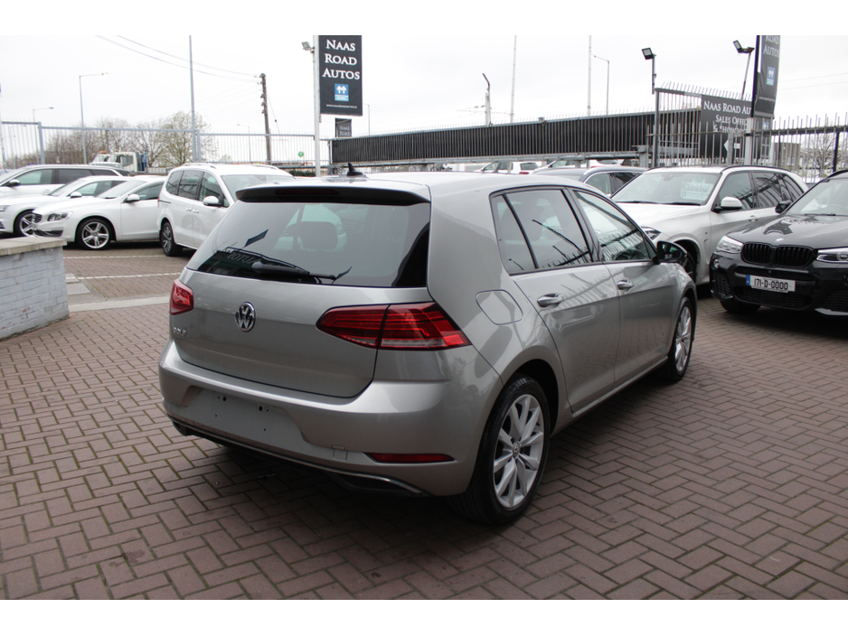 2019 Volkswagen Golf - image 4