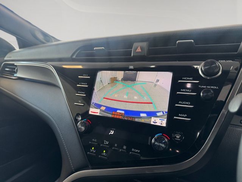 2020 Toyota Camry - image 14